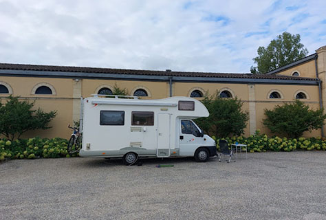 camping-car château Bertinerie